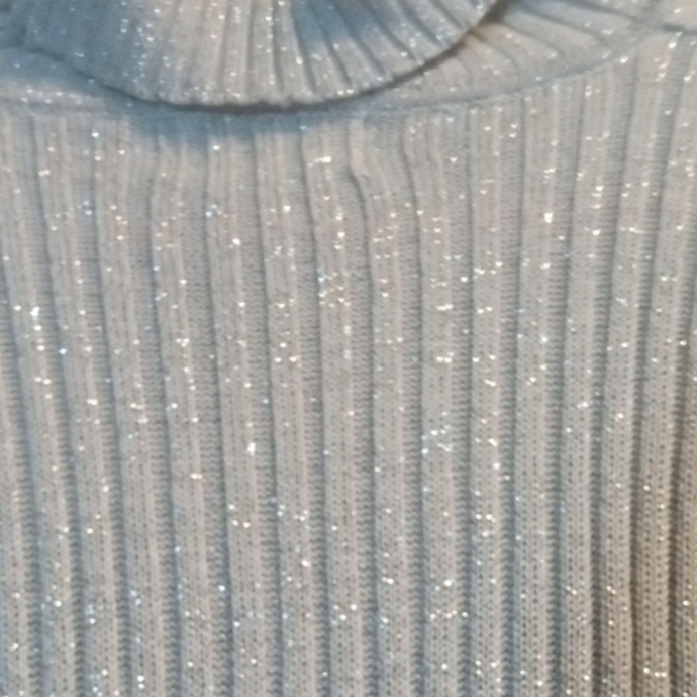 Women's Silver Ribbed Sweater - Picture 2 of 4